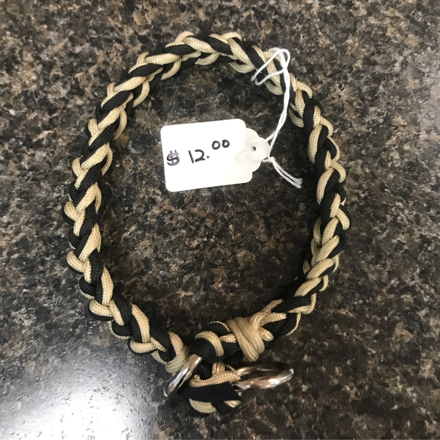 Medium braid collar